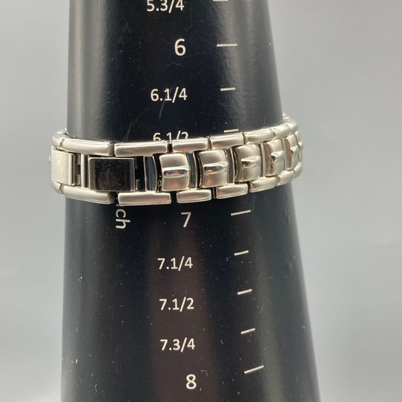 Vintage Vanity Fair Date Women\'s Silver Tone Quartz Analog Ladies Watch New Batt